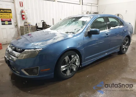 2010 Ford Fusion Sport z USA, uszkodzony, nr VIN 3FAHP0KC3AR240320